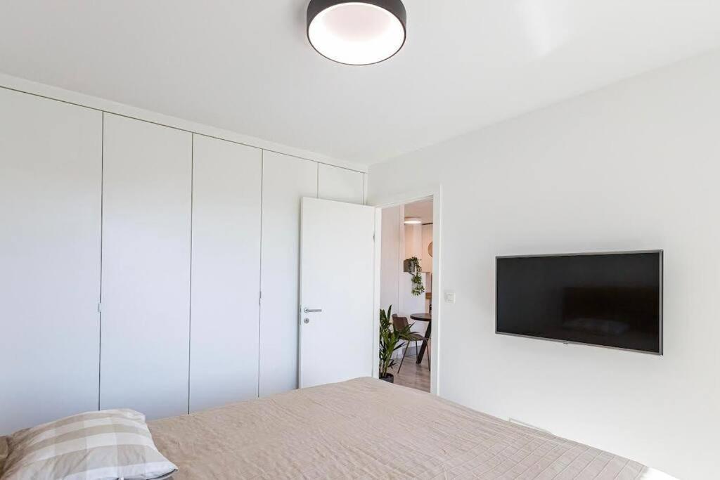 Urban Apartment With Possibility Of Parking Bratislava Exterior foto